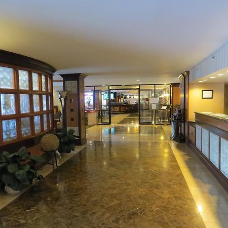 Gateway Hotel Dallas Park Central エクステリア 写真