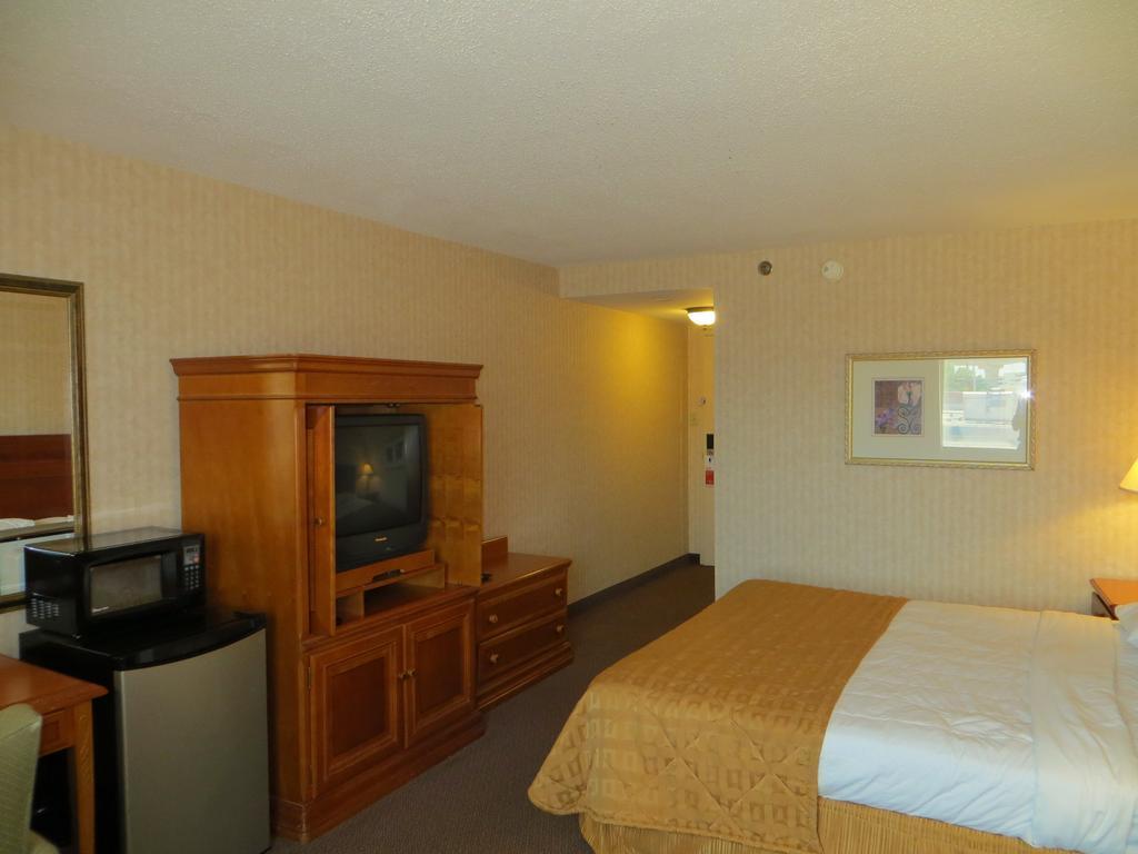 Gateway Hotel Dallas Park Central 部屋 写真
