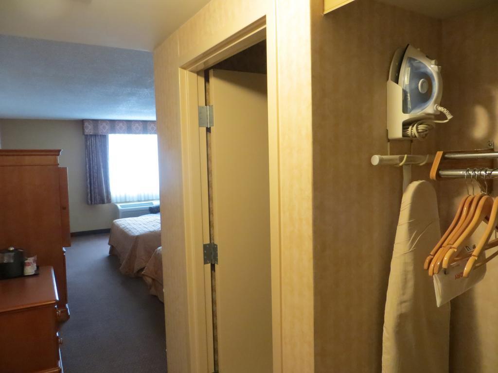 Gateway Hotel Dallas Park Central 部屋 写真