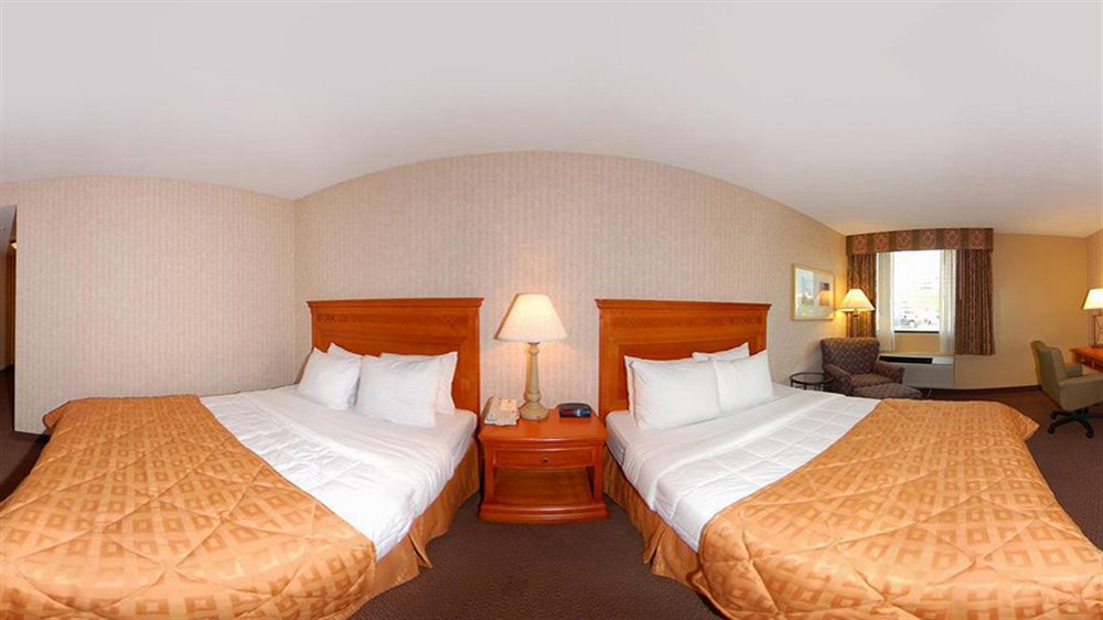 Gateway Hotel Dallas Park Central エクステリア 写真