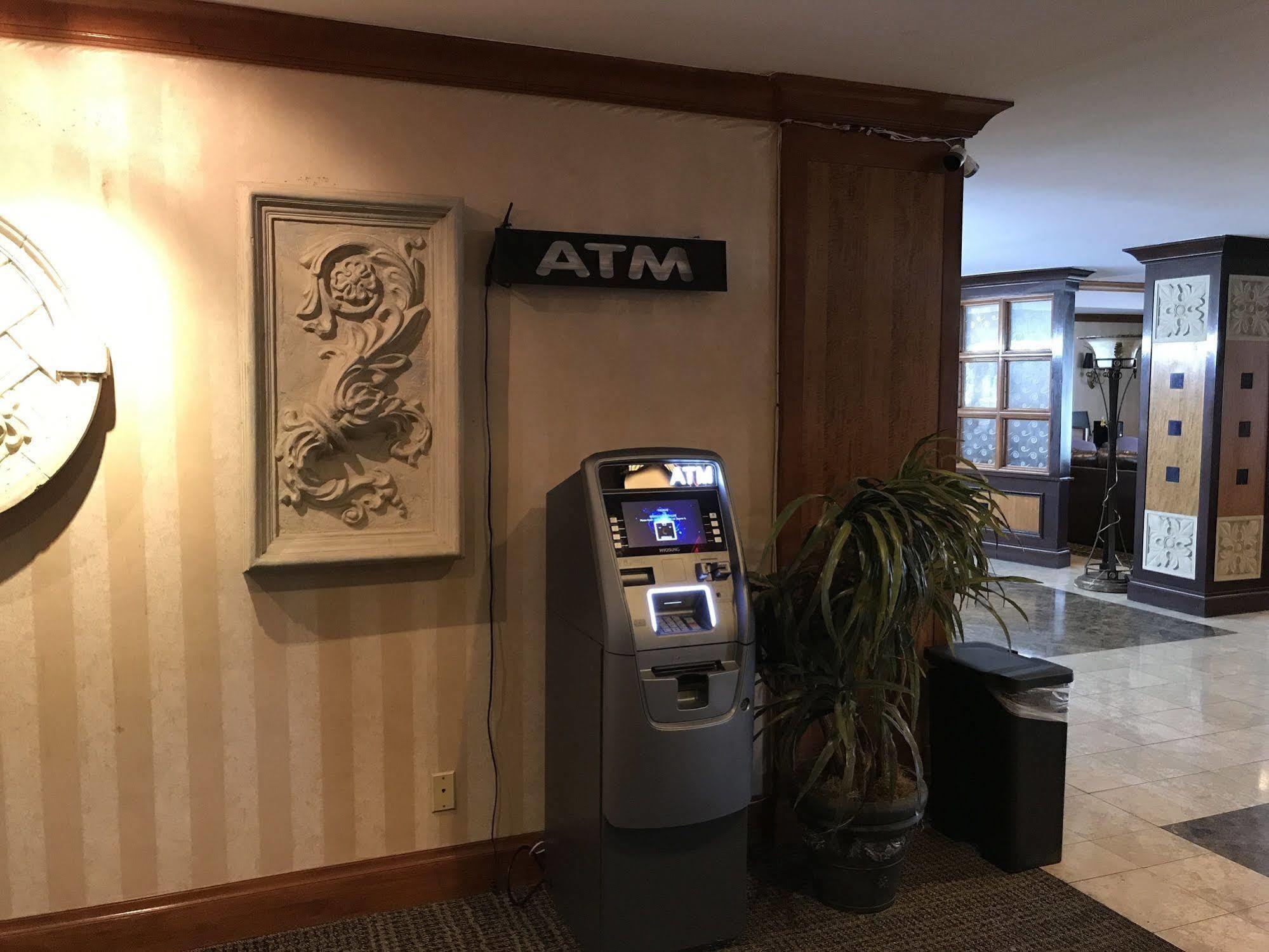 Gateway Hotel Dallas Park Central エクステリア 写真